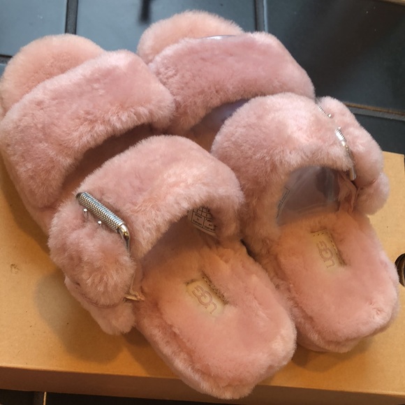 UGGS - Picture 1 of 11